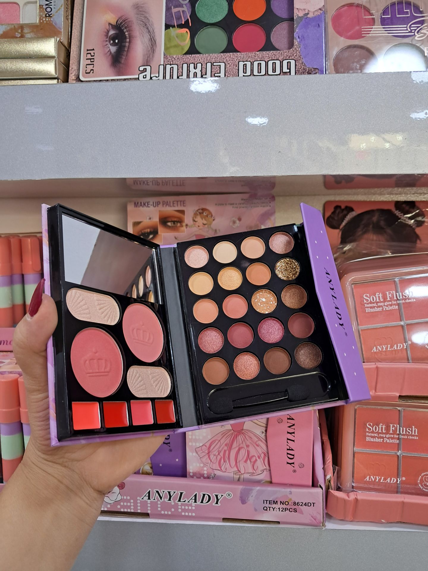 سایه کتابی آن لیدی